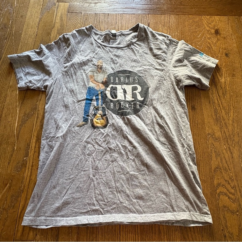 Darius Rucker Country Music Tour T-Shirt Gray Size M District Made (2018)